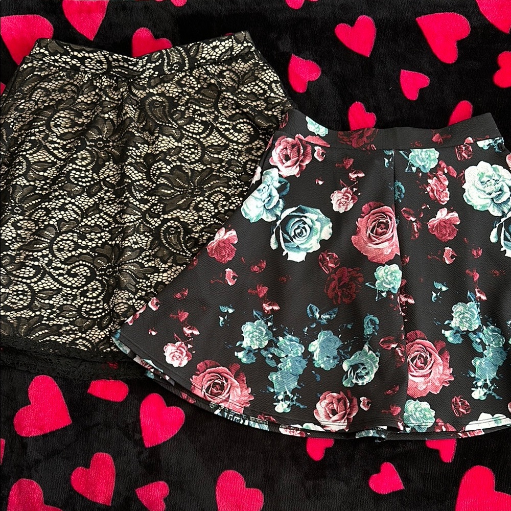 Floral and Lace Women's Skirt Set